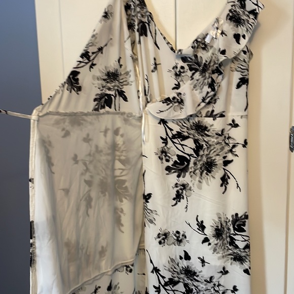 Streetwear Society Maxi Dress - Picture 5 of 6